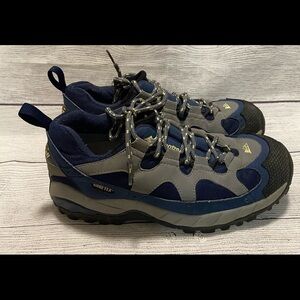 Montrail Genjava GoreTex Hiking Walking Size 9